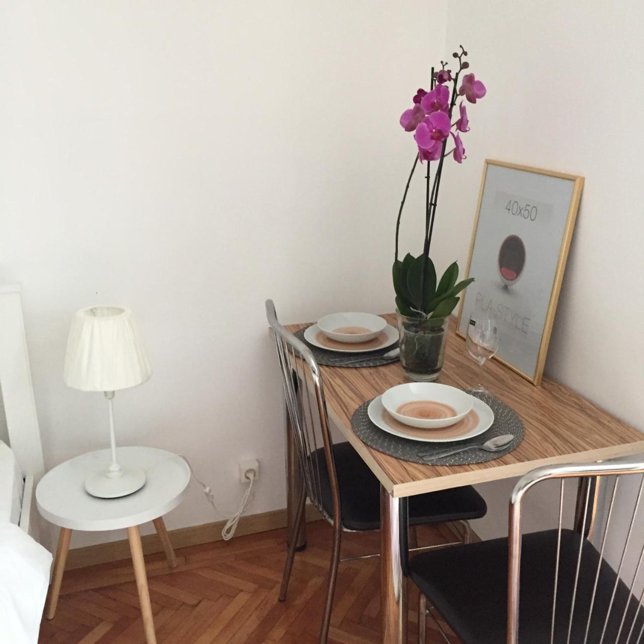 Apartamento Marcy Studio Bucarest Exterior foto
